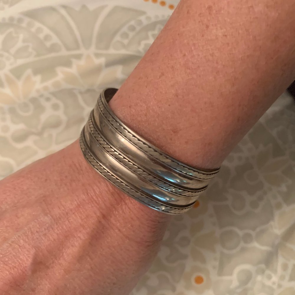 sterling silver bracelet - great condition